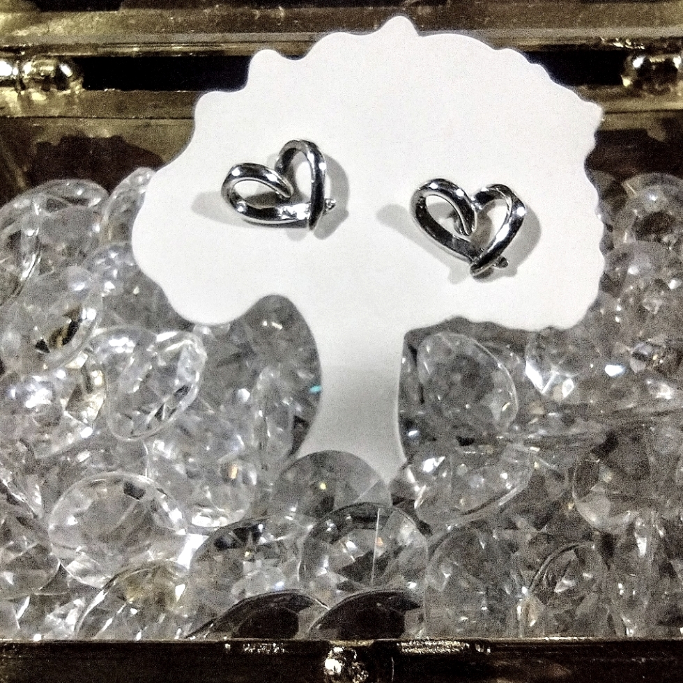 925 Sterling Silver Heart Ribbon Stud Earrings 17$